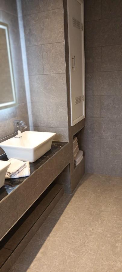 Rydal House 2 Bedroom House With Upstairs Bathroom Newton-le-Willows Exterior foto
