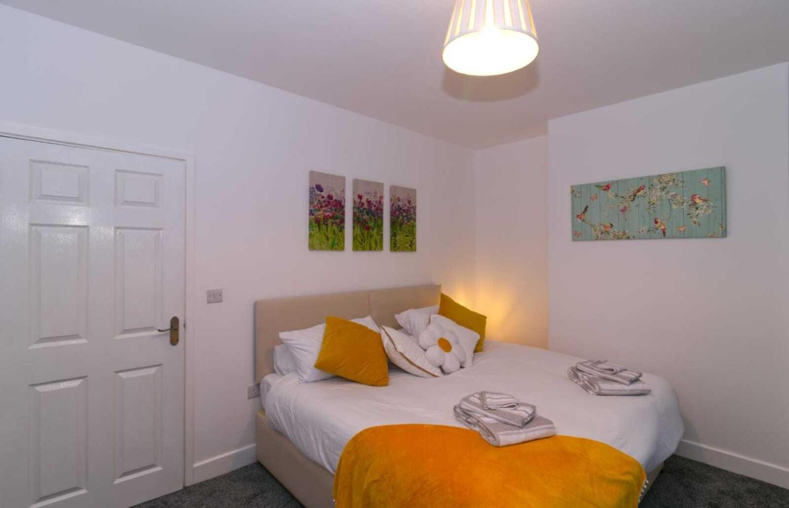 Rydal House 2 Bedroom House With Upstairs Bathroom Newton-le-Willows Quarto foto