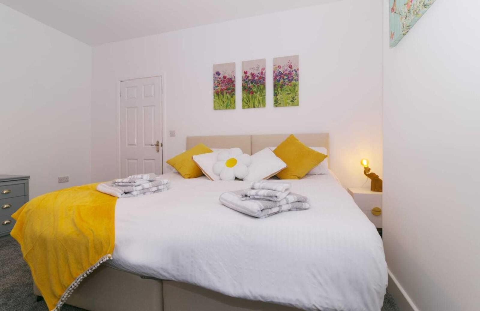 Rydal House 2 Bedroom House With Upstairs Bathroom Newton-le-Willows Quarto foto